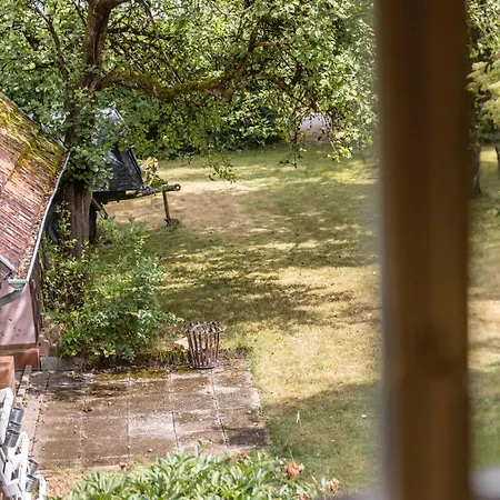 Haeusle An Der Huele *