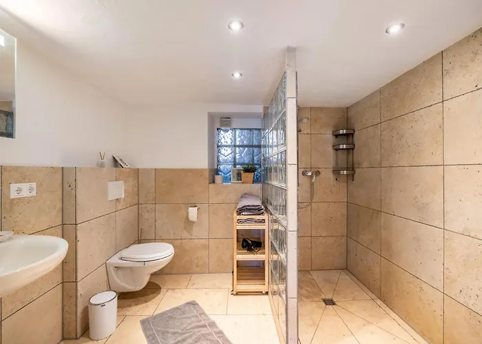 Haeusle An Der Huele