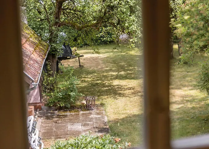 Haeusle An Der Huele *