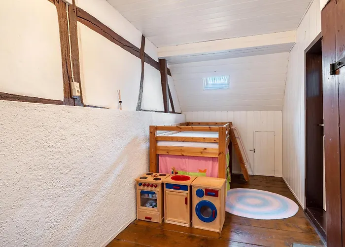 Haeusle An Der Huele Hohenstein