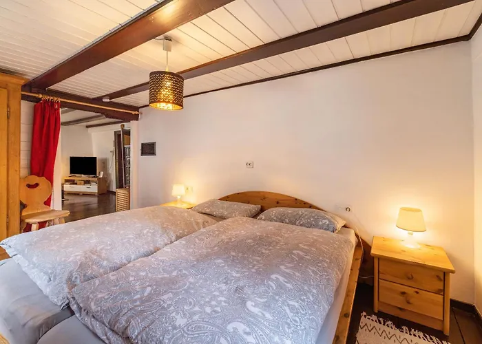 Haeusle An Der Huele