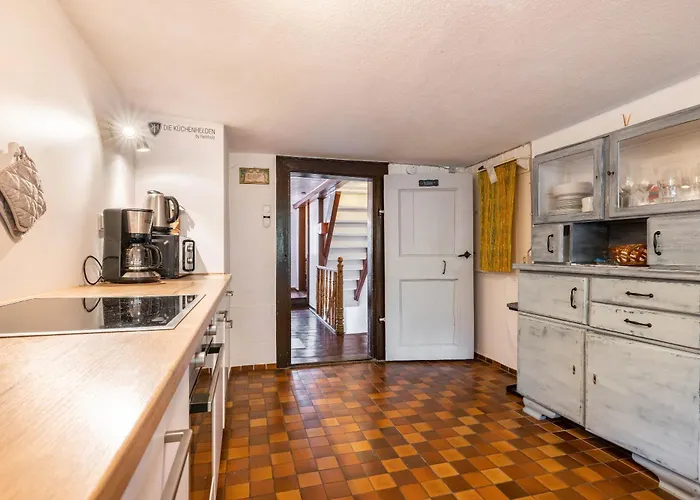 Haeusle An Der Huele * Hohenstein